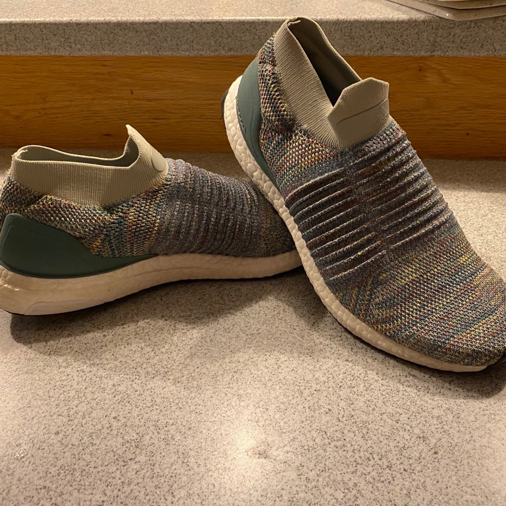 Adidas laceless Ultraboosts